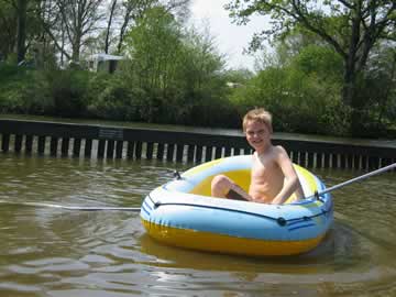 Koen in boot