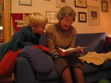 Oma met gedicht