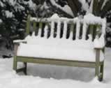 sneeuw op bankje